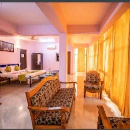 Colours Fly Hotel